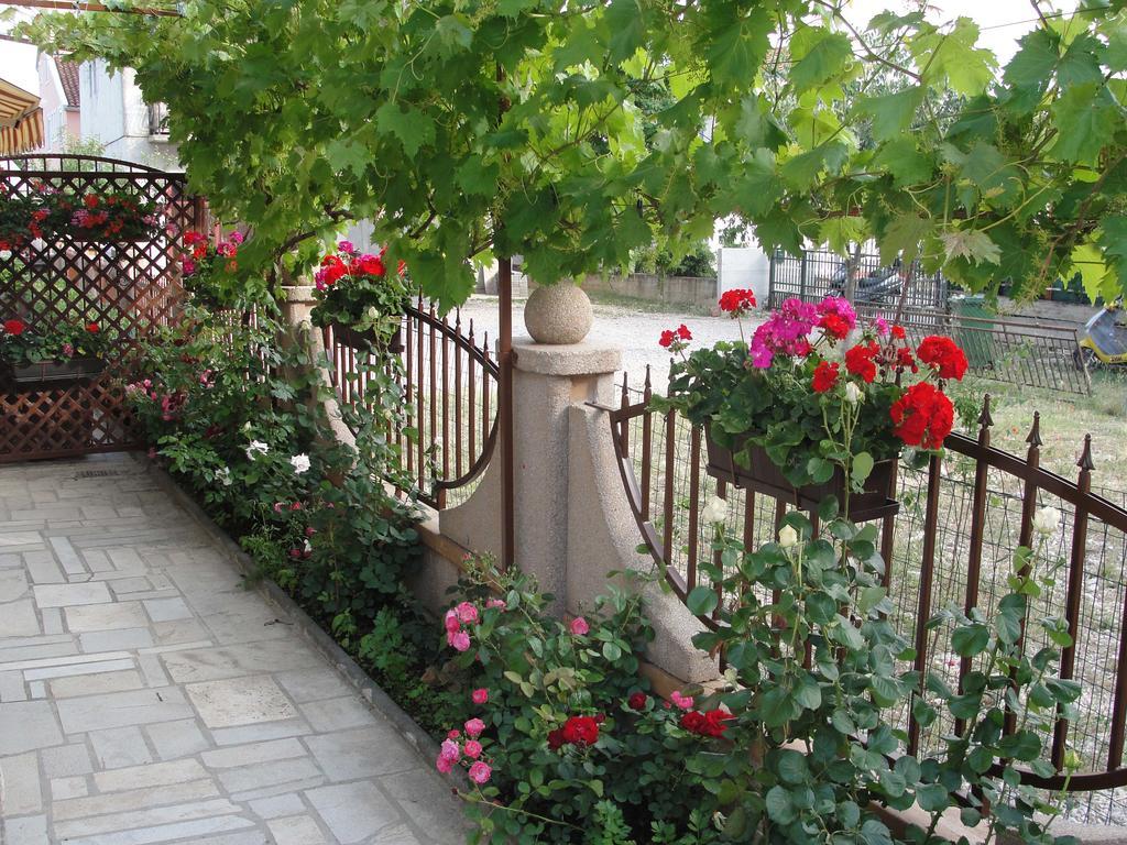 Apartments Lalic Vodice Esterno foto